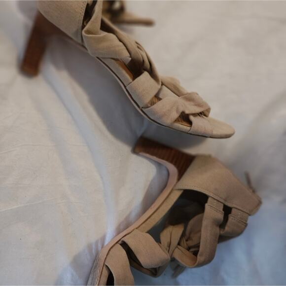 Beige Strappy Cotton‎ Blend Back Ankle Zip Wooden Heels 9 Country Club Weddings - Picture 7 of 7